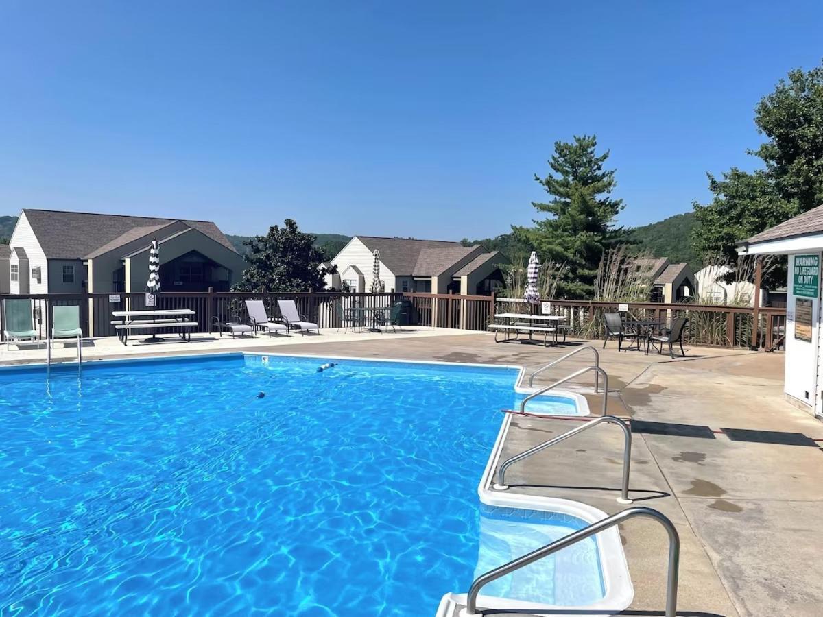 Beautiful Branson Getaway-Next To Silver Dollar City &Tablerock-Family Amenities Екстер'єр фото